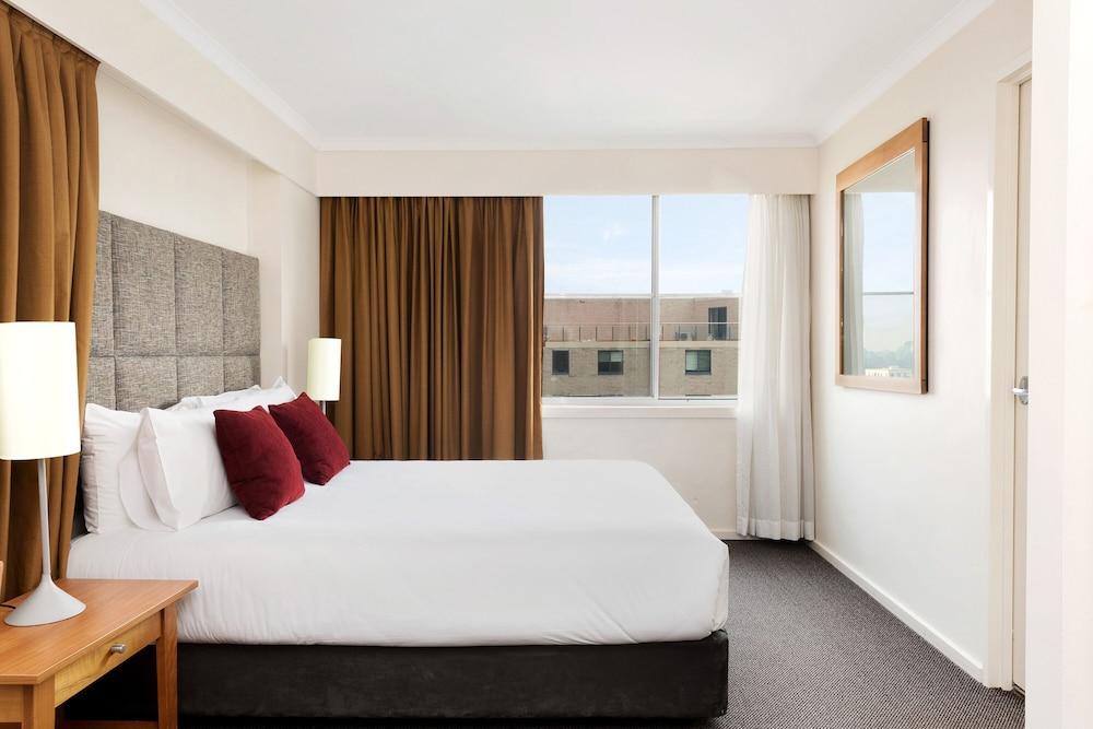Mantra On Northbourne Aparthotel Canberra Exterior foto