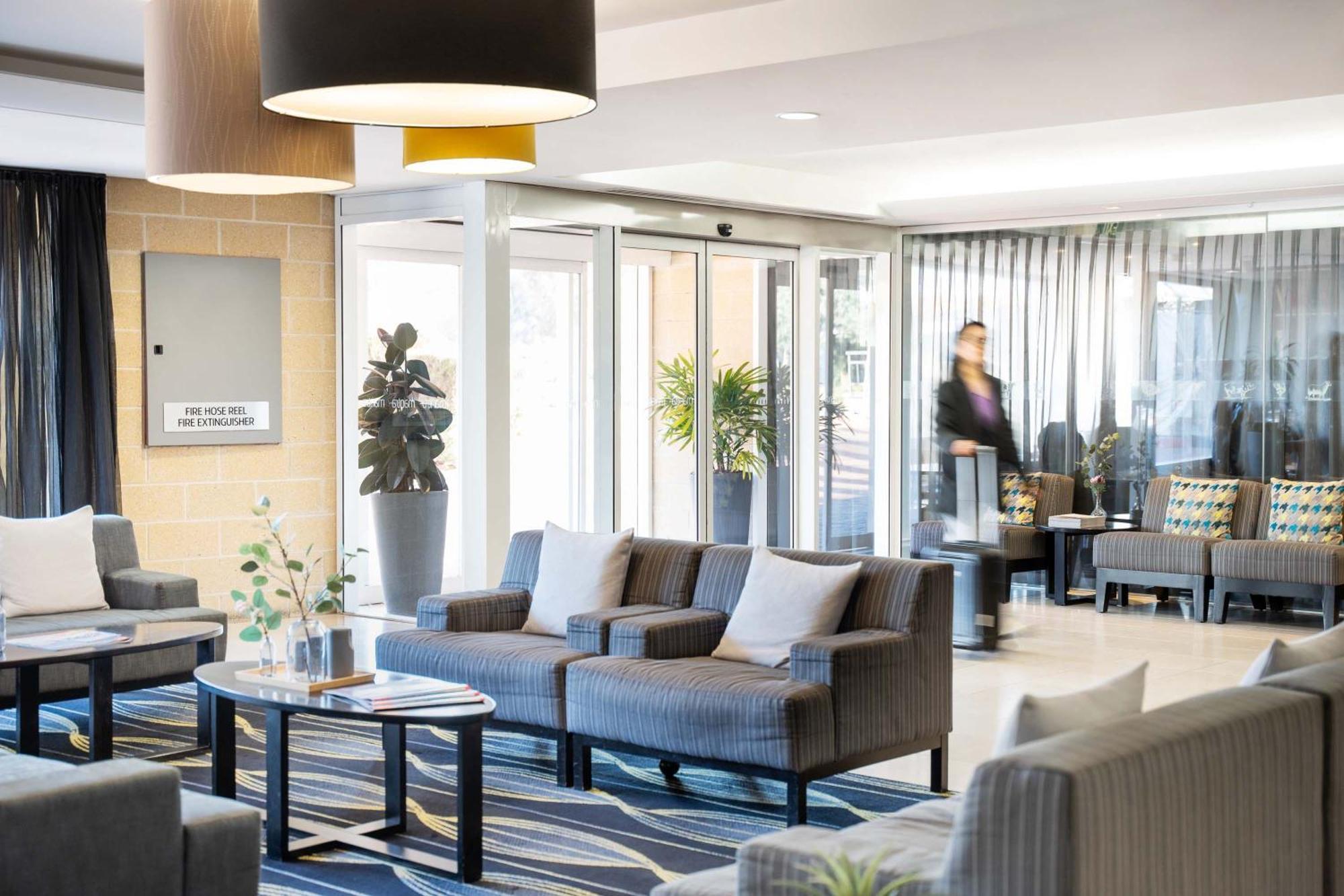 Mantra On Northbourne Aparthotel Canberra Exterior foto