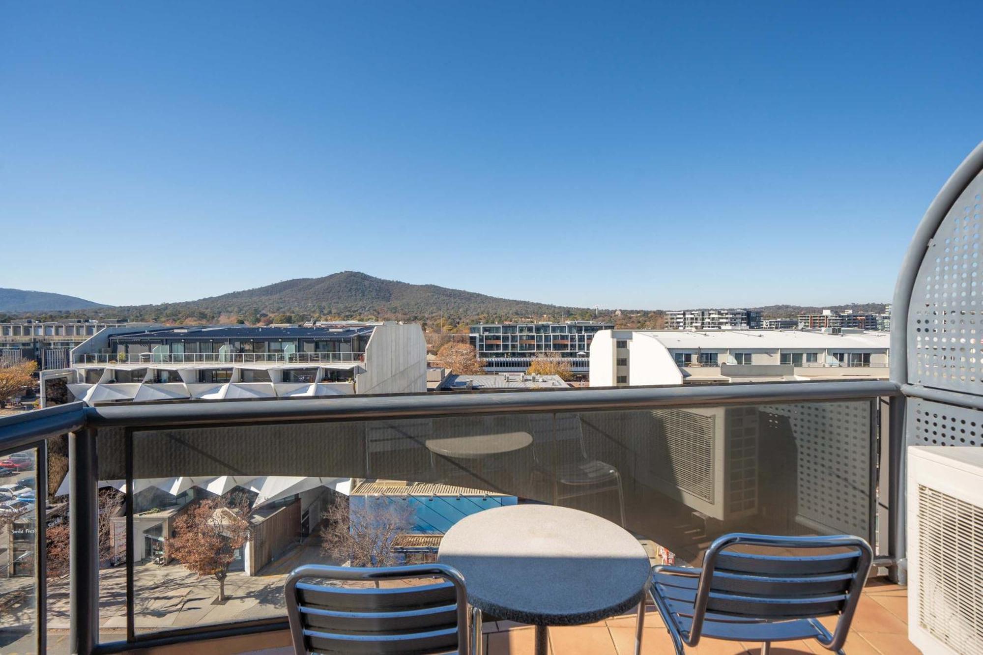Mantra On Northbourne Aparthotel Canberra Exterior foto
