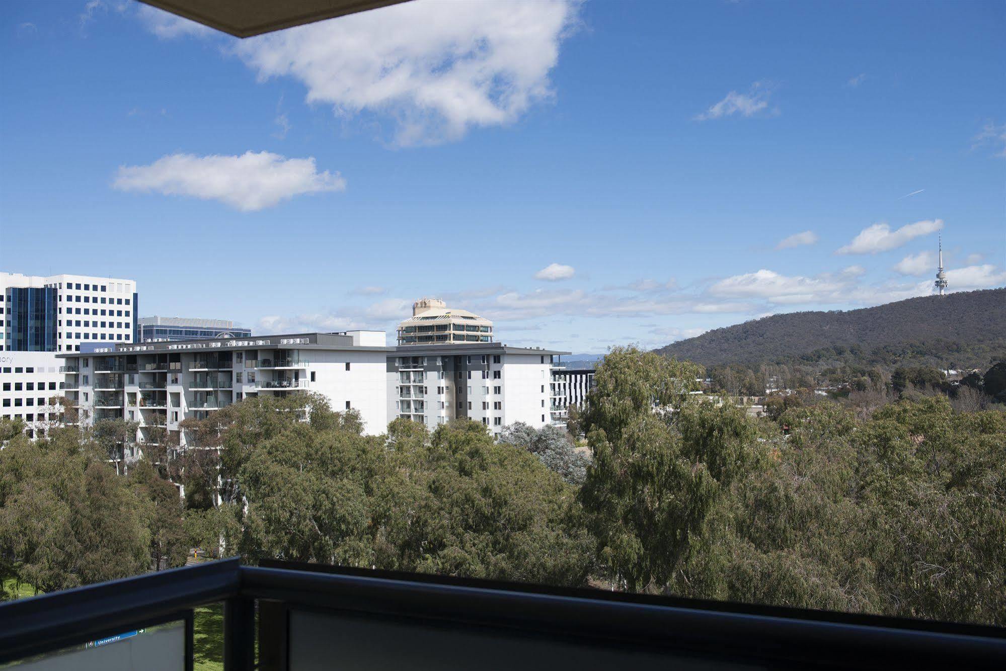 Mantra On Northbourne Aparthotel Canberra Exterior foto