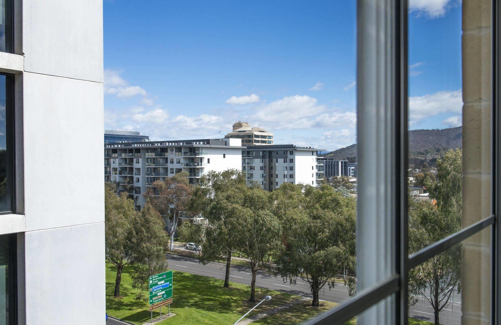 Mantra On Northbourne Aparthotel Canberra Exterior foto